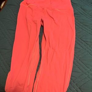 Size 10 pink capri length never worn